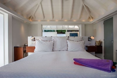 Luxury Villa Photo #17