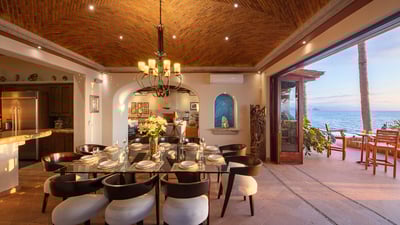 Luxury Villa Photo #19