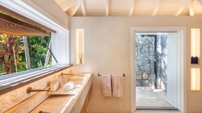 Luxury Villa Photo #43