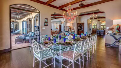 Luxury Villa Photo #16