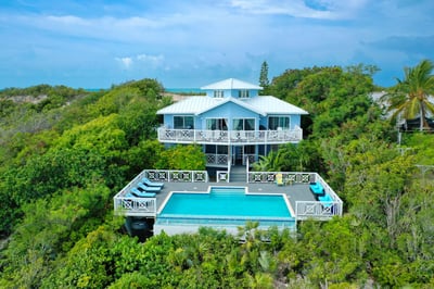 Luxury Villa Photo #4