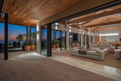 Luxury Villa Photo #14