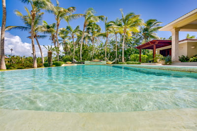 Luxury Villa Photo #8