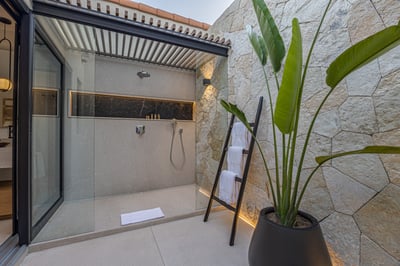 Luxury Villa Photo #63