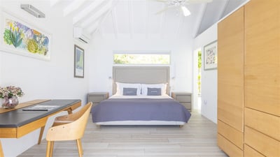 Luxury Villa Photo #36