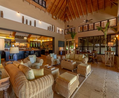 Luxury Villa Photo #30