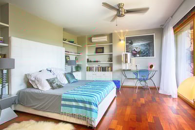 Luxury Villa Photo #18