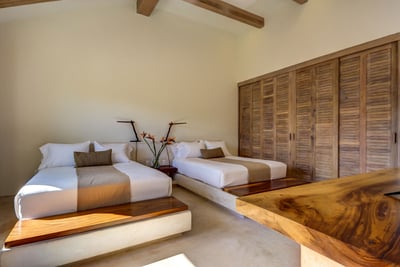 Luxury Villa Photo #20