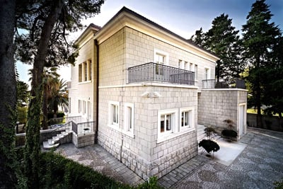 Luxury Villa Photo #7