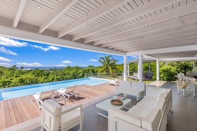 Luxury Villa Photo #9