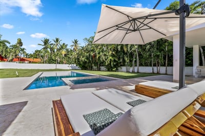 Luxury Villa Photo #5