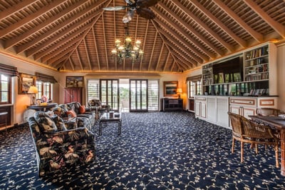 Luxury Villa Photo #16