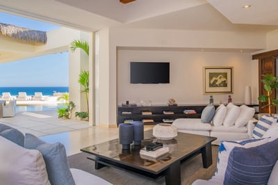 Luxury Villa Photo #20
