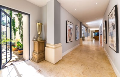 Luxury Villa Photo #22