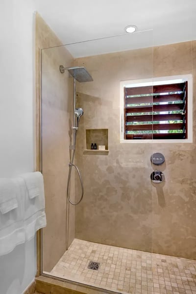 Luxury Villa Photo #11