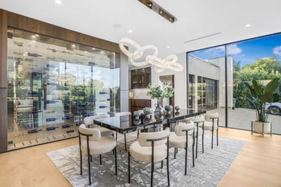 Luxury Villa Photo #18