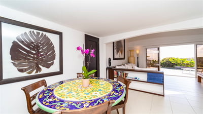 Kitchen & Dining Area