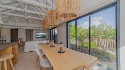 Luxury Villa Photo #32