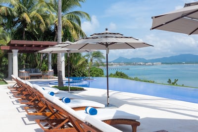 Luxury Villa Photo #15