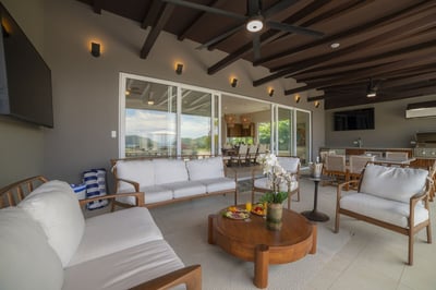 Luxury Villa Photo #11