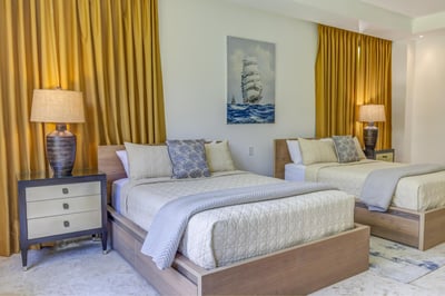 Luxury Villa Photo #15