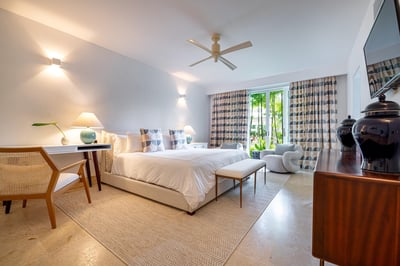 Luxury Villa Photo #20