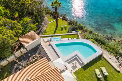 Luxury Villa Photo #2