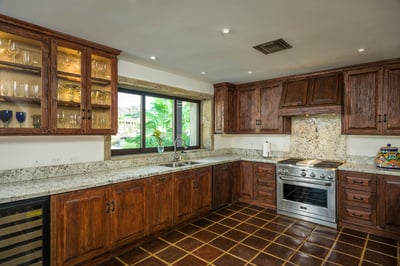 Luxury Villa Photo #12