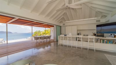 Luxury Villa Photo #18