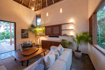 Luxury Villa Photo #13
