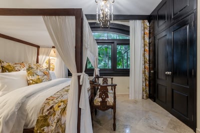 Luxury Villa Photo #50