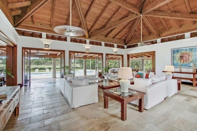Luxury Villa Photo #17