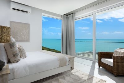 Luxury Villa Photo #18
