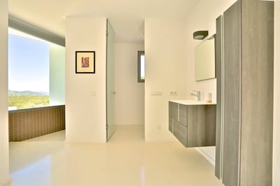 Luxury Villa Photo #48