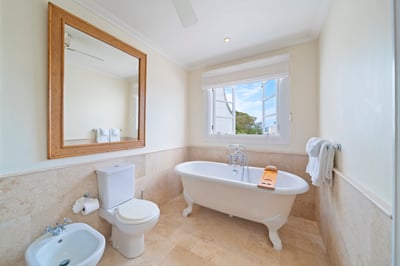 Luxury Villa Photo #22