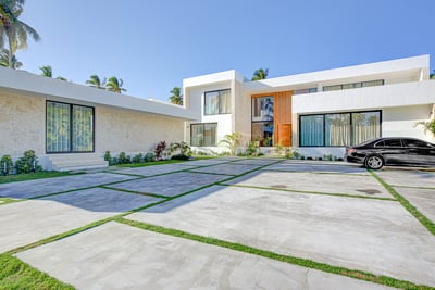 Luxury Villa Photo #35