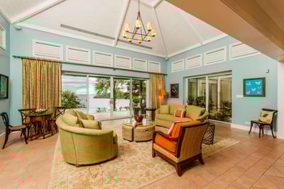 Luxury Villa Photo #15