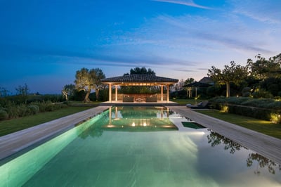 Luxury Villa Photo #3