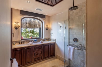 Luxury Villa Photo #44
