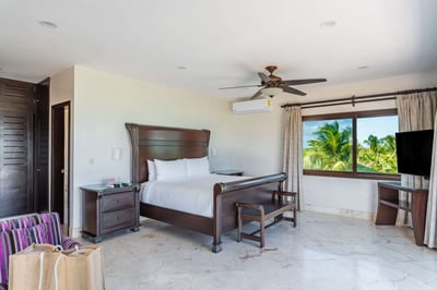 Luxury Villa Photo #47