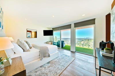 Luxury Villa Photo #43