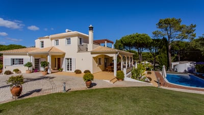 Luxury Villa Photo #3