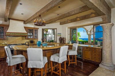 Luxury Villa Photo #11