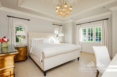 Luxury Villa Photo #18