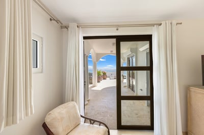 Luxury Villa Photo #45