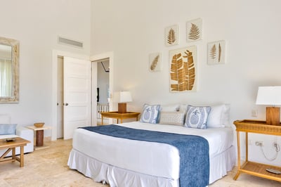 Luxury Villa Photo #39