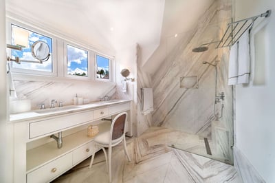 Luxury Villa Photo #22