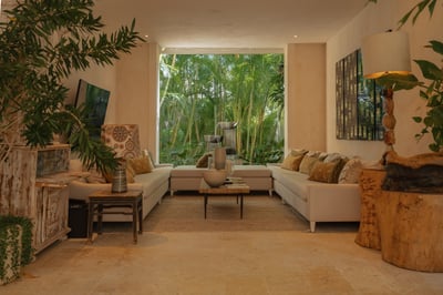 Luxury Villa Photo #23