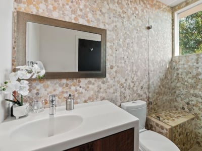 Luxury Villa Photo #18
