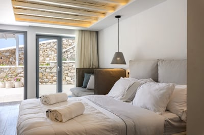 Luxury Villa Photo #36
